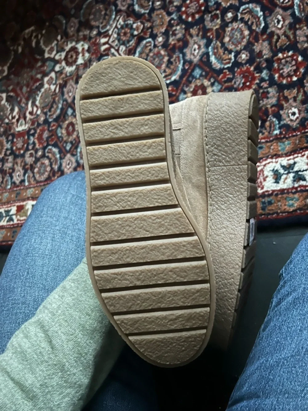 Flattered suede ankle